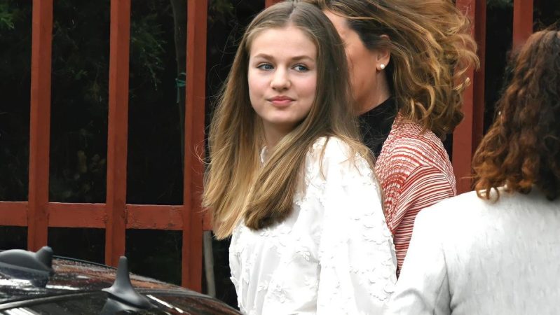 Así serán los próximos meses de la princesa Leonor tras su graduación 19 Merca2.es leonor coche Merca2.es
