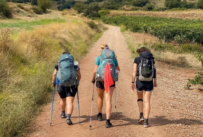 Los consejos de la Guardia Civil para quienes van a hacer el Camino de Santiago 75 Merca2.es peregrinas Merca2.es