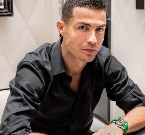 Cristiano Ronaldo luce nuevo reloj valorado en más de 100.000 euros 21 Merca2.es screenshot as.com 2023.05.16 18 00 51 Merca2.es