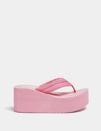 screenshot www.pullandbear.com 2023.05.08 13 30 53 Merca2.es