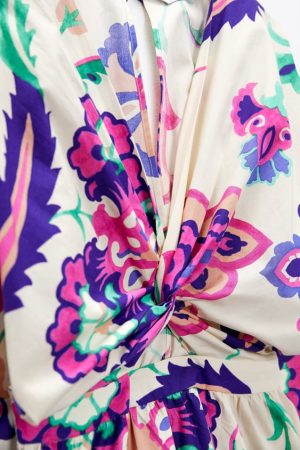 Este vestido holgado de Zara rejuvenece y estiliza a los 50 y está a punto de agotarse 37 Merca2.es Zara quiere que te veas bien y llames la atención