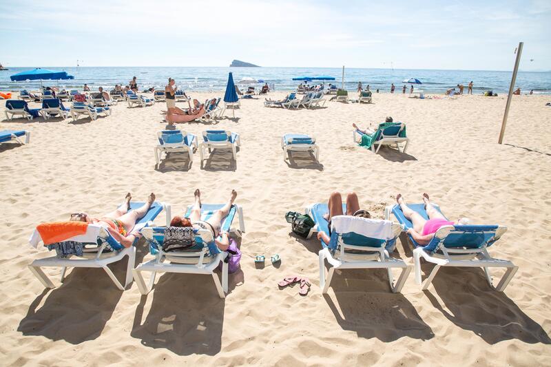 El Gobierno apunta a un verano «récord» con la llegada de 54,8 millones de turistas