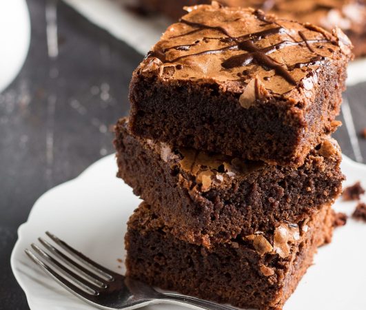 ¿Con qué se puede acompañar una bomba de chocolate?