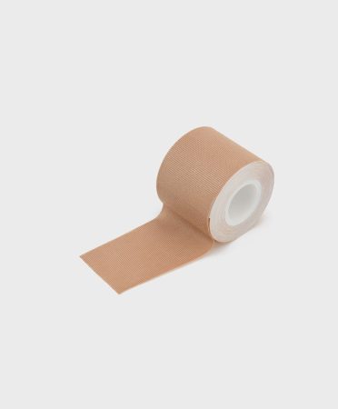 La cinta adhesiva, un auxiliar de la moda y el estilo