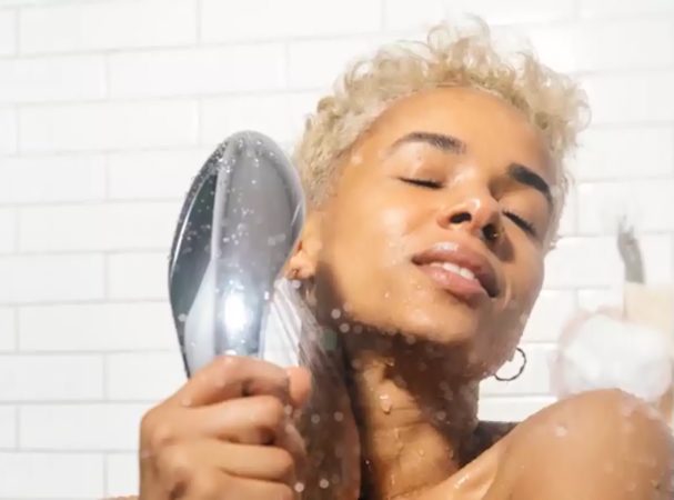 Después del Satisfyer llega el primer cabezal para la ducha pensado para masturbarse, ¡y funciona de maravilla! 40 Merca2.es Cabezal Womanizer Wave