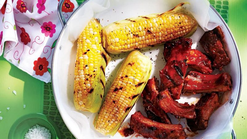 Costillas con papas y maíz.jpg