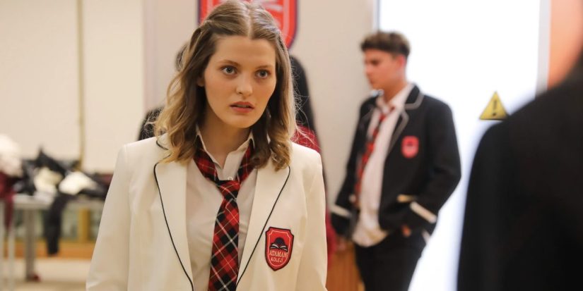 La presencia de Süzan en casa de Akif lo pone en riesgo