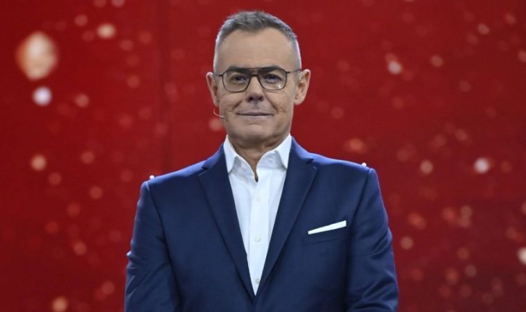 Es un hombre de mucha experiencia televisiva