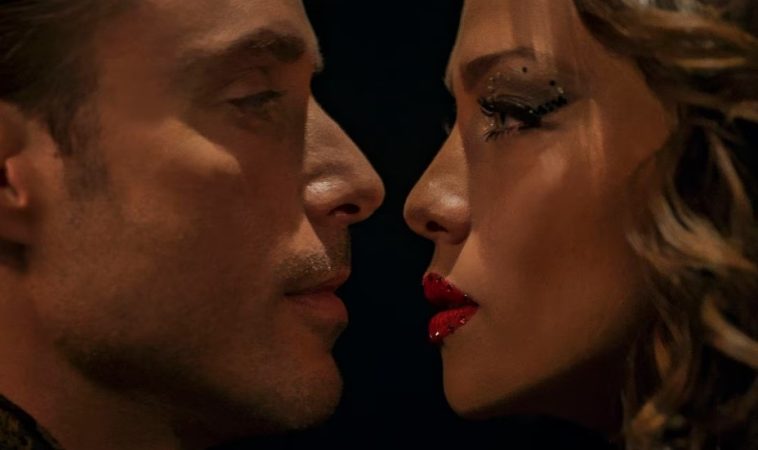 Netflix estrena 'Perfil Falso', un drama erótico colombiano que seguro que superará el éxito de 'Pálpito' 6 Merca2.es ¿Cuántos capítulos tiene ‘Perfil Falso’?