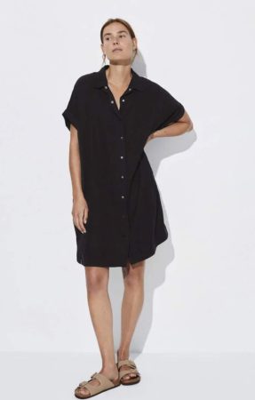 Vestido camisero negro de Parfois: elegante y versátil