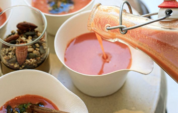 Pasa el gazpacho por el colador