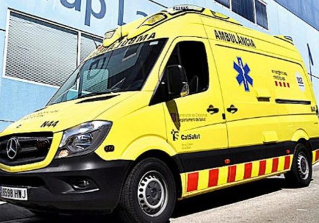 El hombre que resultó ingresado en la UCI por el lanzamiento de un sillón por una ventana