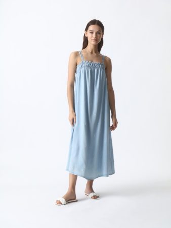 Vestido largo con bordados