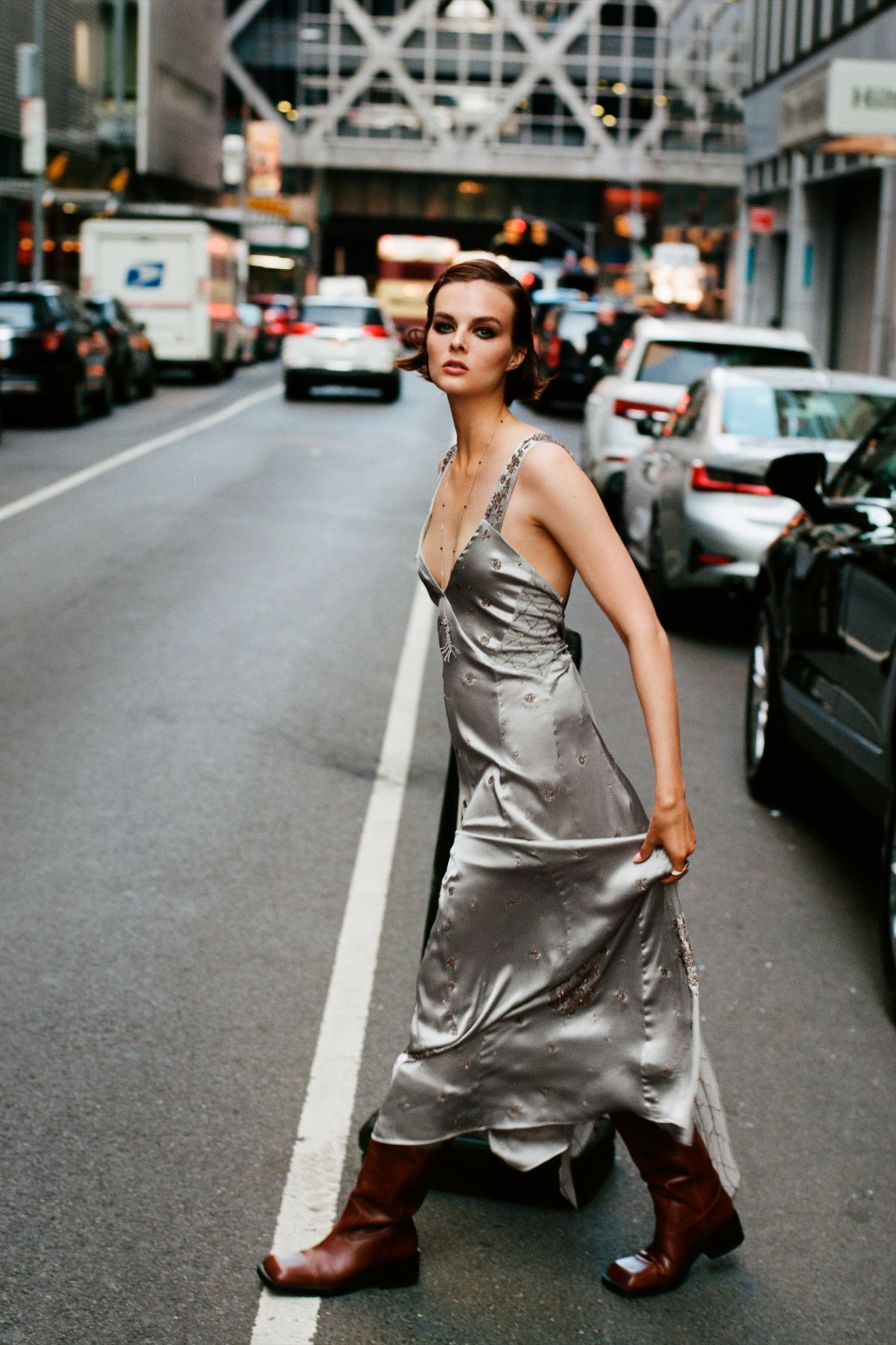 Zara lanza en edición limitada este maravilloso vestido lencero años 20