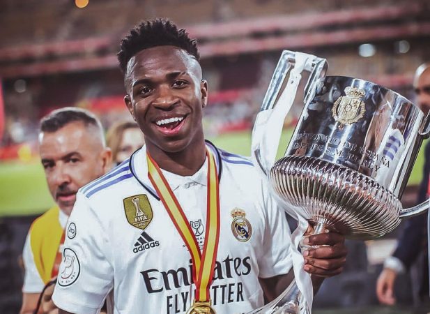 Vinicius con la Copa