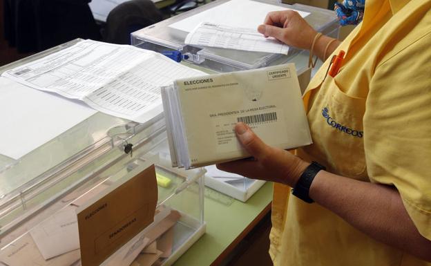 Las medidas extraordinarias que CC OO y UGT piden a Correos por las elecciones