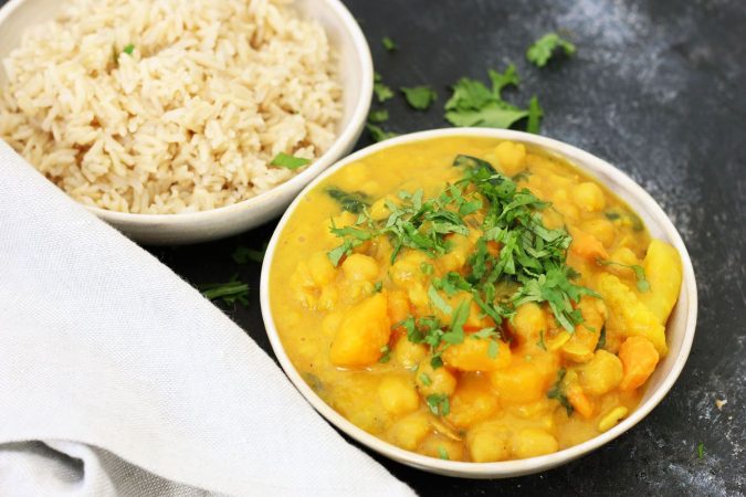 Preparación del curry de garbanzos