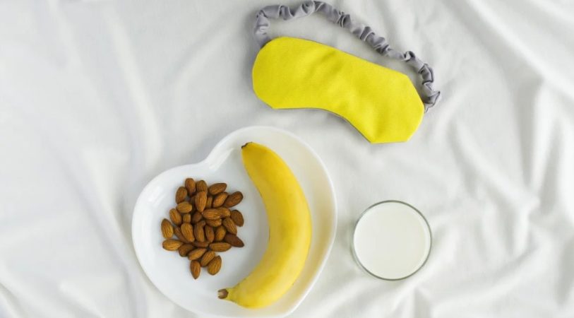 Evita comer de más para dormir por las noches