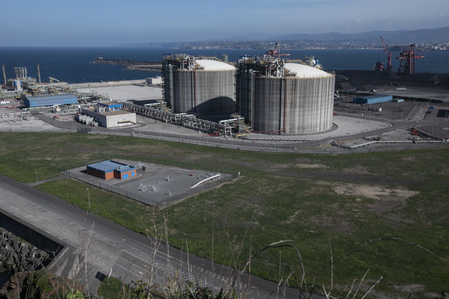 Enagás producirá 8 billones de m³ de GNL por año en El Musel a partir de julio