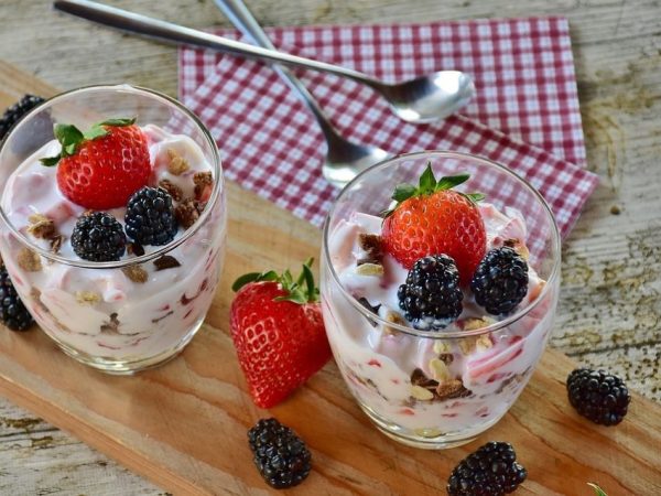 Yogur con fruta desecada tras la cena