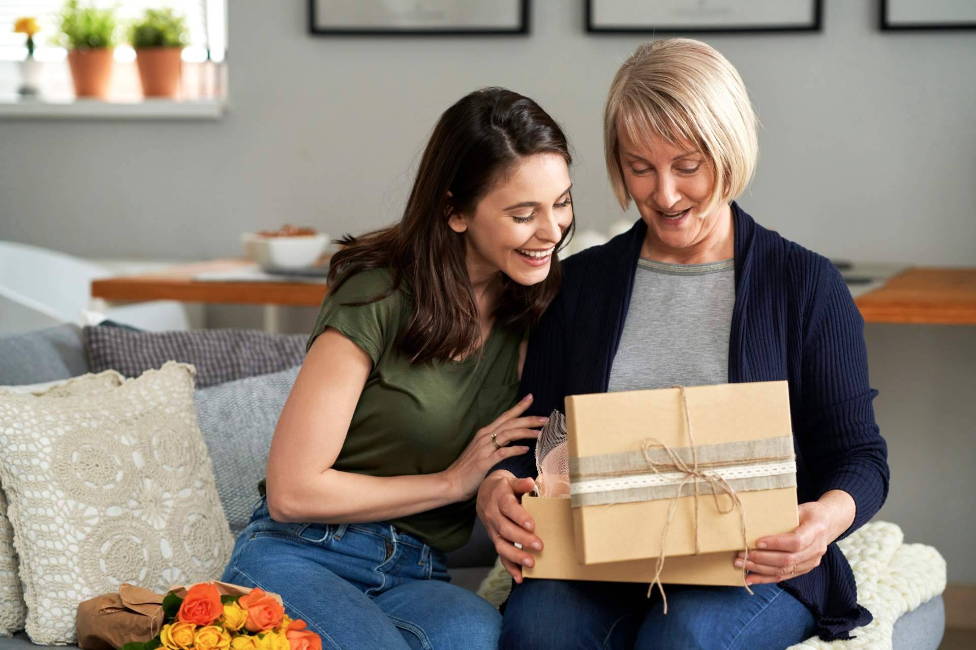Regalar ilusión y belleza a una madre con las cremas Esbeltia