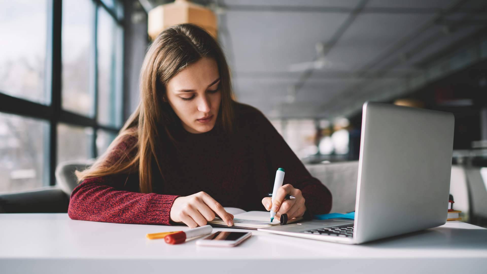 ¿Cuáles son las diferencias de los tipos de método de investigación cualitativo y cuantitativo?, por Ayuda Universitaria