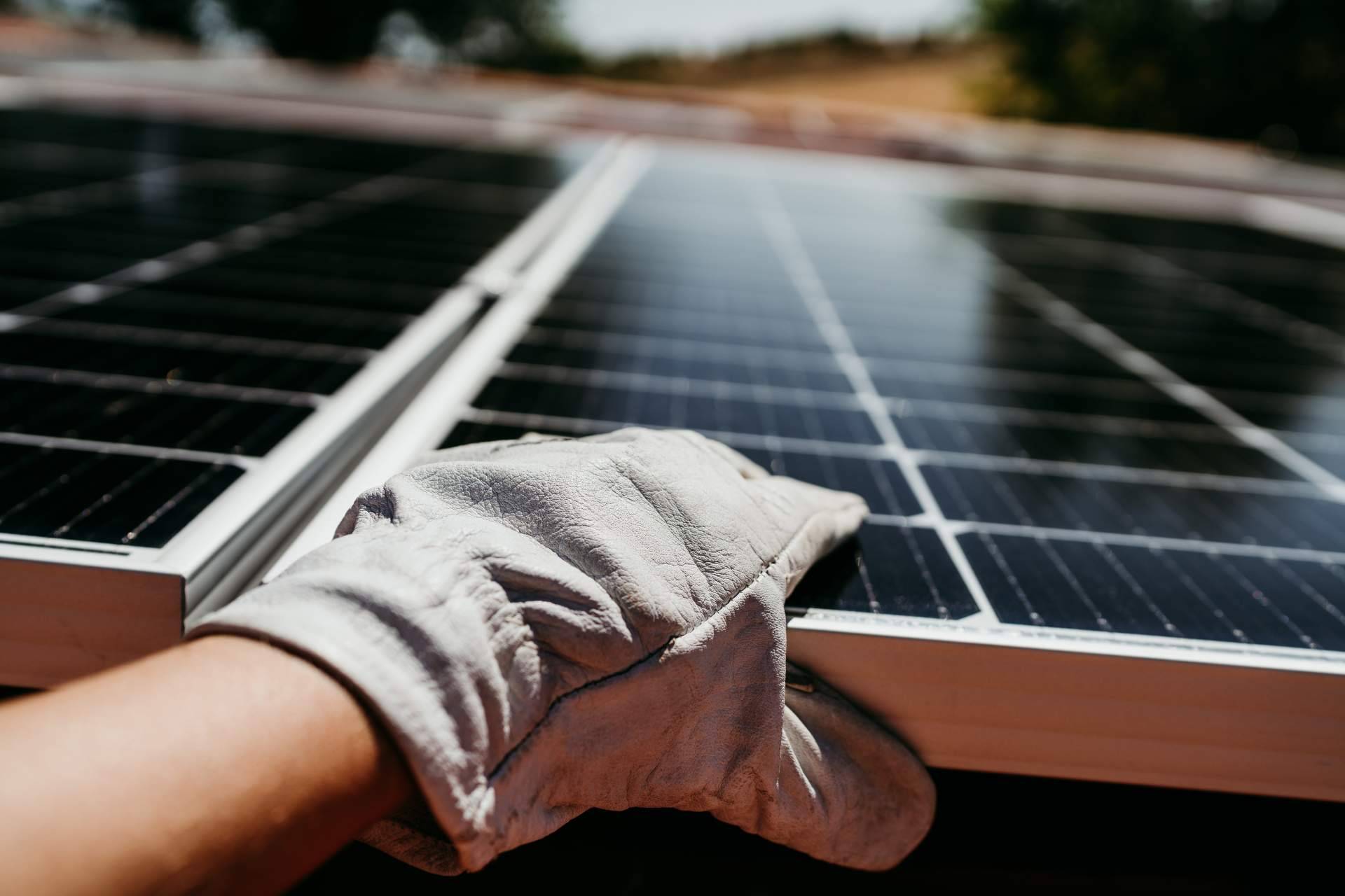 Tomca-Solar pone a disposición el servicio de batería virtual para potenciar el autoconsumo solar y el ahorro energético