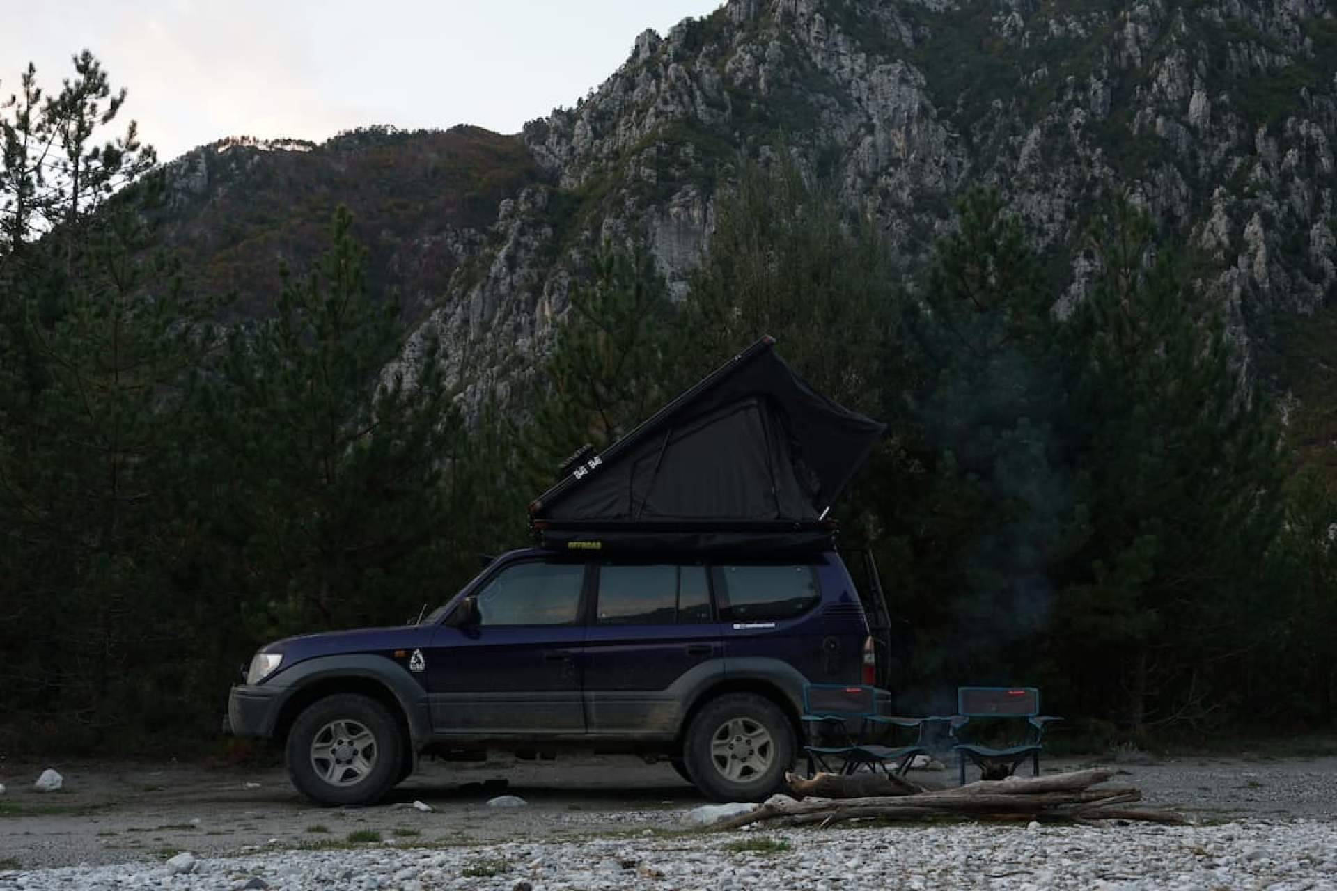 Las tiendas de techo para coche, una forma económica de camperizar cualquier tipo de vehículo