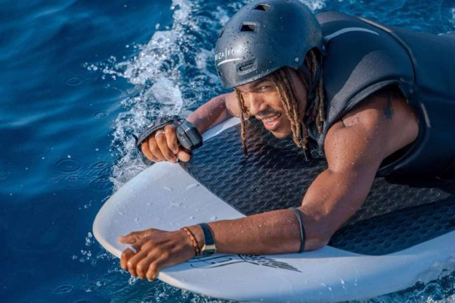 Ibiza Foils permite practicar eFoiling en Ibiza