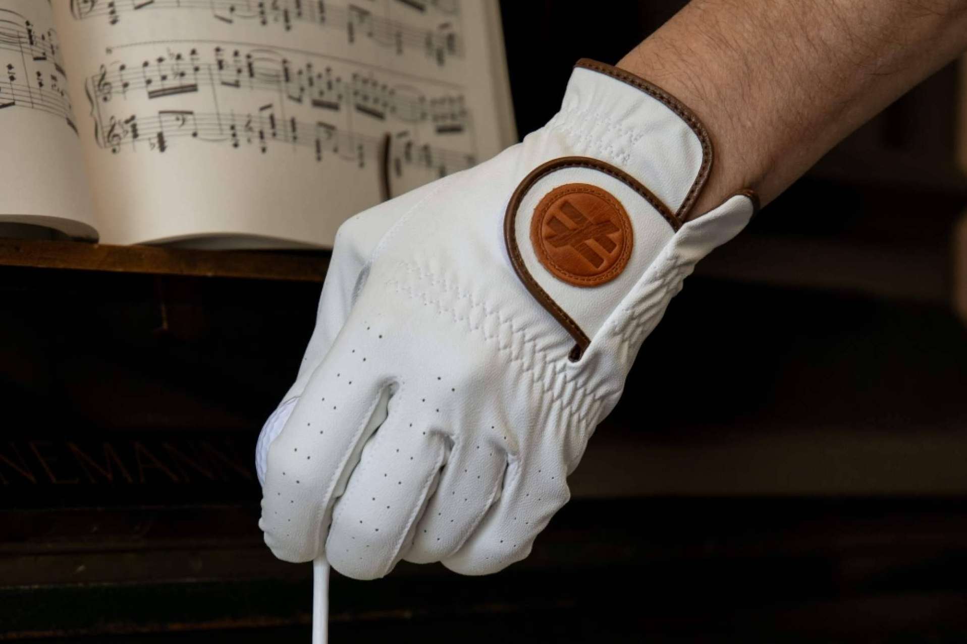 El Guante Retro de NGB se dispara en el mercado español y avanza internacionalmente en Irlanda y Francia