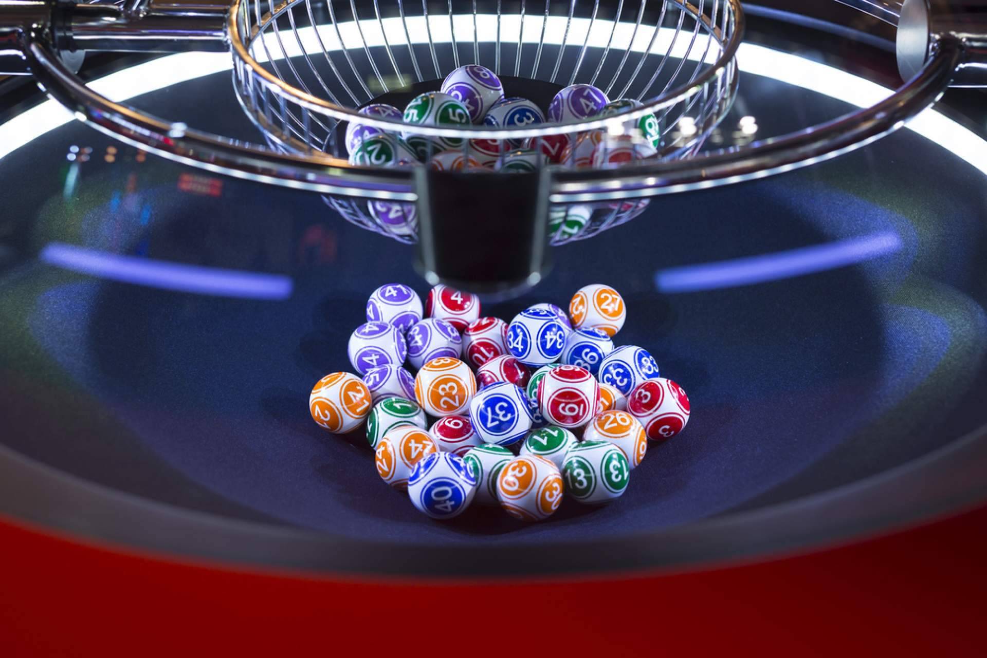 ASEJU sobre los beneficios de jugar al bingo en personas mayores