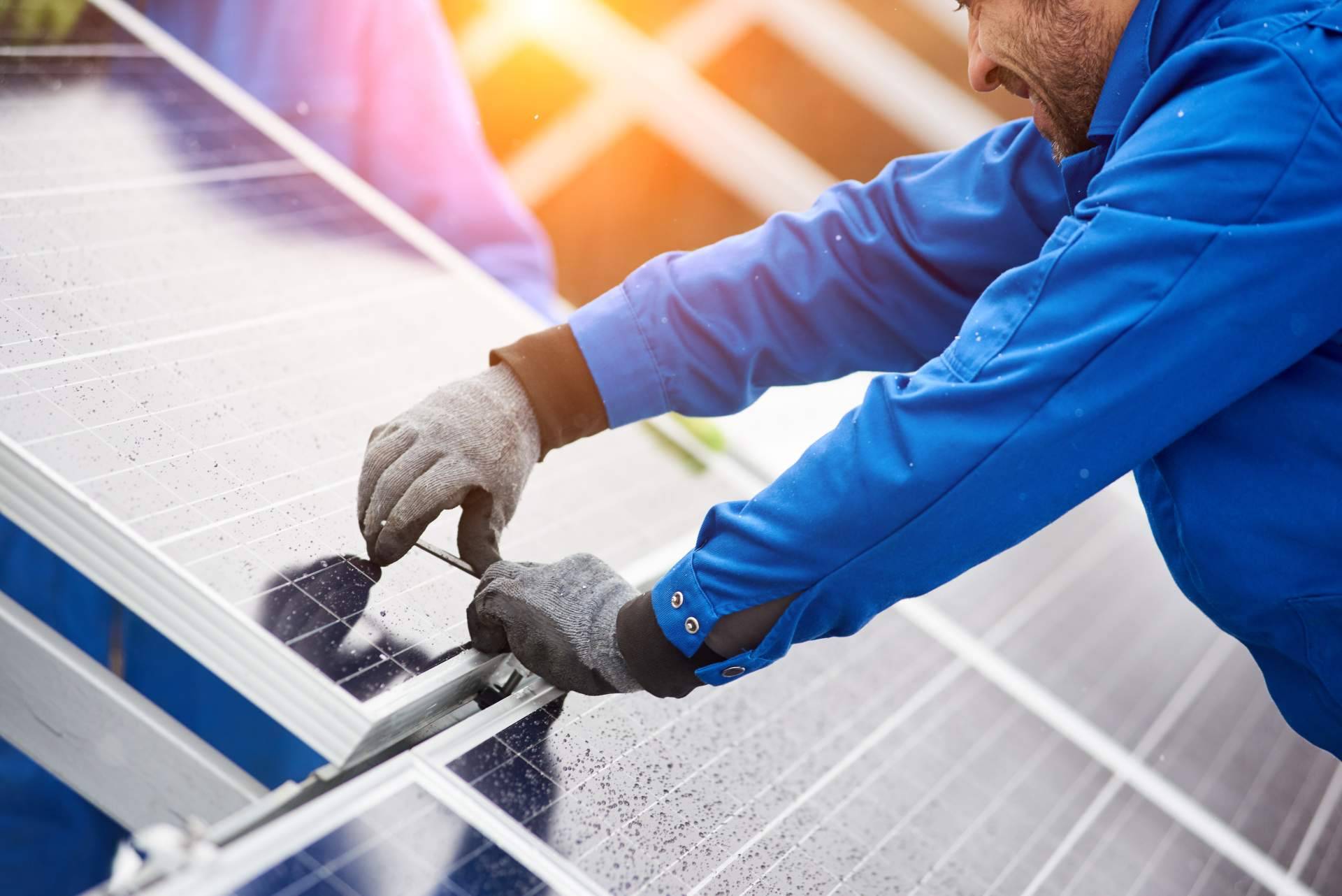 Aprovechar el poder del sol para un futuro sostenible. Instalación de paneles solares con Factorenergía