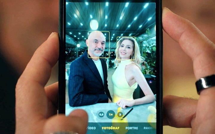 Ahmet y Nebahat se hacen una foto Merca2.es