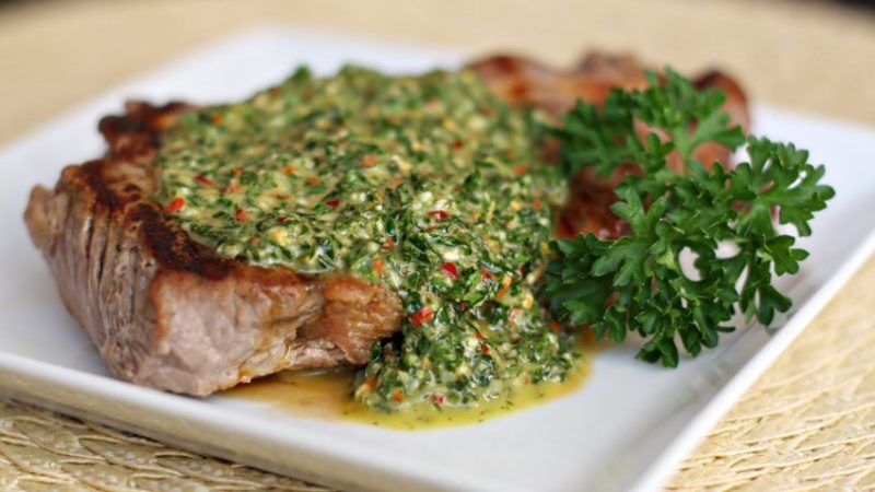 ¿Qué es el chimichurri argentino?