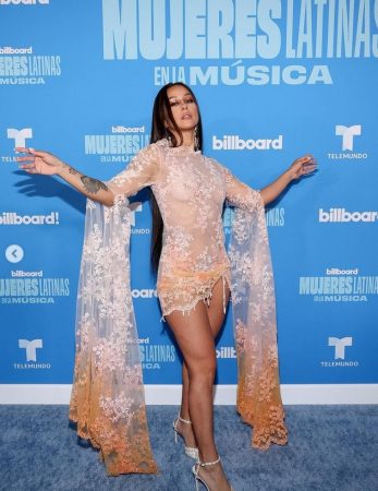 Denise Rosenthal free the nipple transparencias Merca2.es