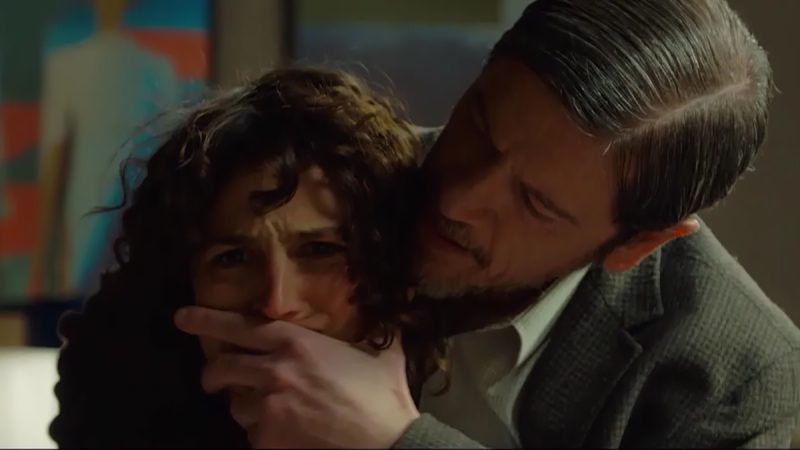 Enrique chantajea a Lola