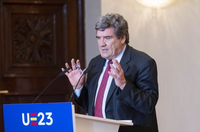 EuropaPress 5333133 ministro inclusion seguridad social migracion jose luis escriva ofrece Merca2.es