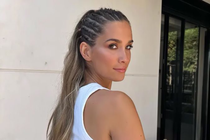 Primor vende la crema que usa María Pombo para las estrías en el pecho tras sus partos 57 Merca2.es Maria Pombo con vestido de HM 1 Merca2.es