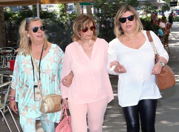 Sus hijas han sido firmes frente a fotógrafos y a la opinión pública