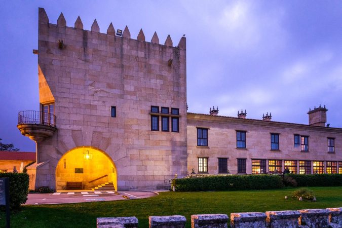 ¿Cuáles son las características del parador más bonito de España, según los usuarios encuestados?