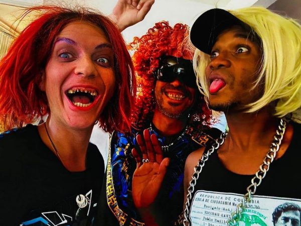 Sheila Devil con unos amigos