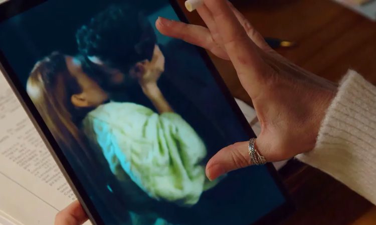 Sonia ve que Olivia y Mario se han besado