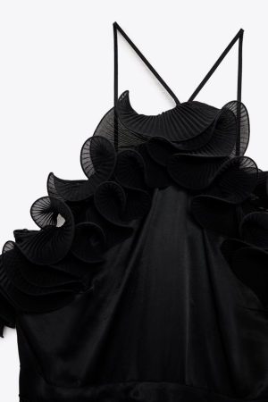 Zara y la tendencia del vestido de Isabel Preysler en la boda de Tamara