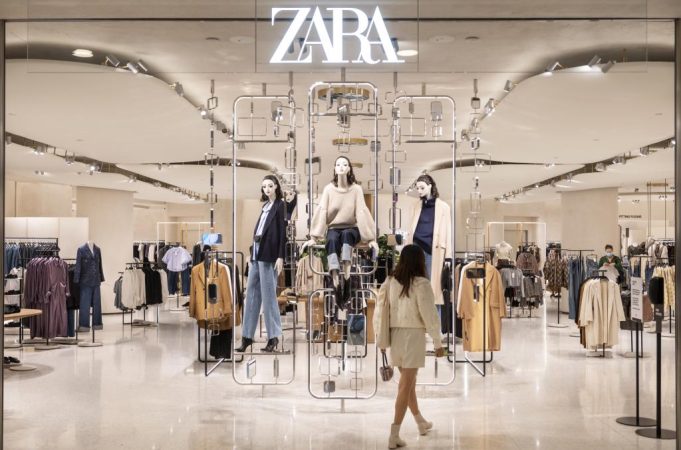 El pantalón 'palazzo' negro de Nuria Roca que encontrarás en Zara 19 Merca2.es Tienda Zara Merca2.es