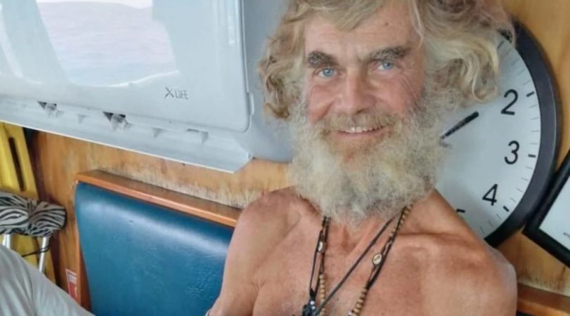 Sobrevive tres meses a la deriva en alta mar con su perra y poco más 62 Merca2.es Un hombre y su perra estuvieron a la deriva en alta mar por tres meses