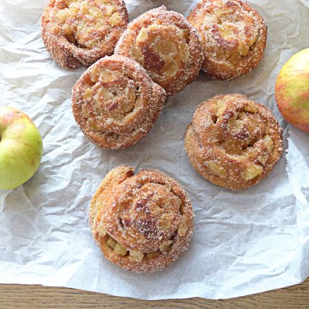 Esponjosa y sencilla receta de bollitos de manzana 14 Merca2.es Los bollitos de manzana son lo máximo en el desayuno