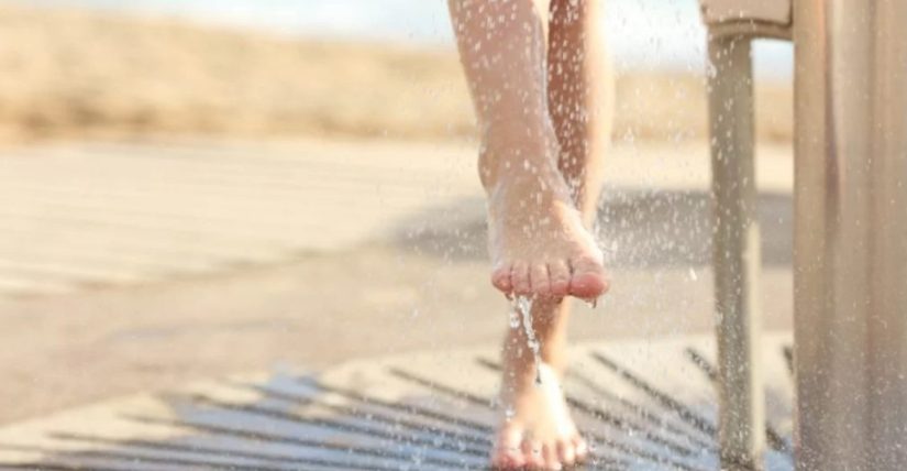 Truco infalible para terminar con la mayor pesadilla en la playa ¿Cómo quitarse la arena de los pies? 31 Merca2.es Su vídeo ha recibido muchas visitas y likes