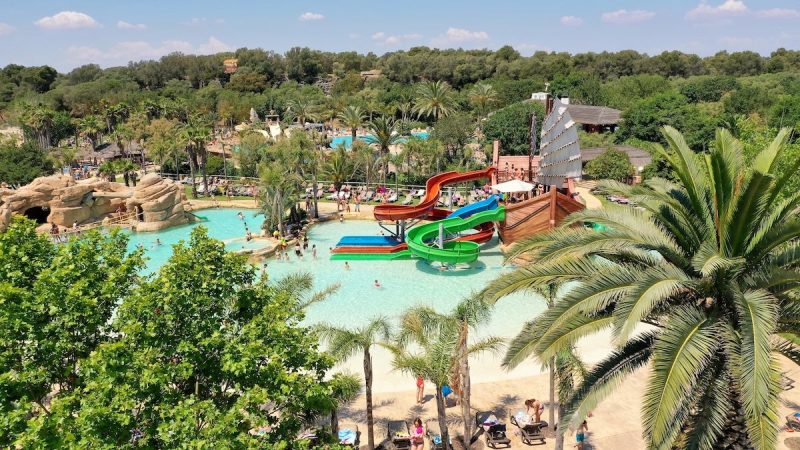 el delfin verde piscina el barco lateral Merca2.es