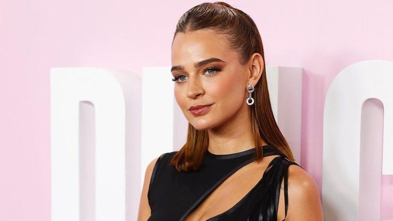 Te proponemos un top transparente como este de Laura Escanes, ideal para combinar con ‘shorts’ 4 Merca2.es f830b627 655e 4c93 b0f1 59f1bd45f6cb 16 9 discover aspect ratio default 0 Merca2.es