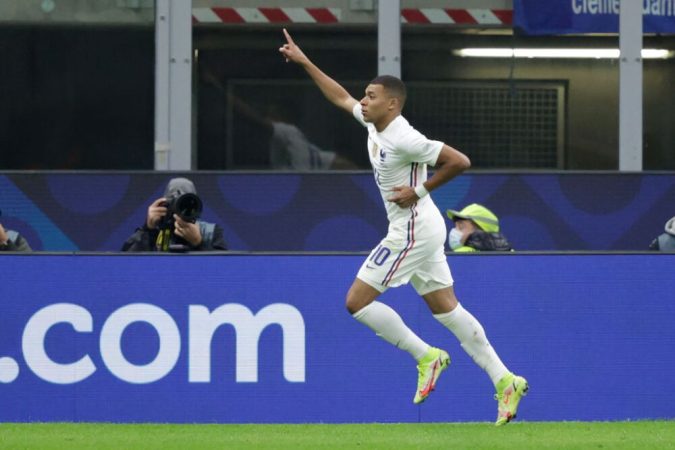 Más vueltas con el gol de Mbappé a España